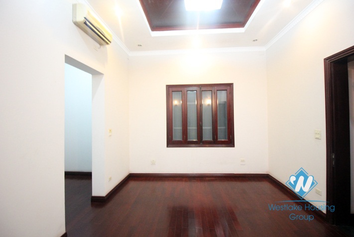 Lakeside house for rent in Trich Sai, Tay Ho, Ha Noi